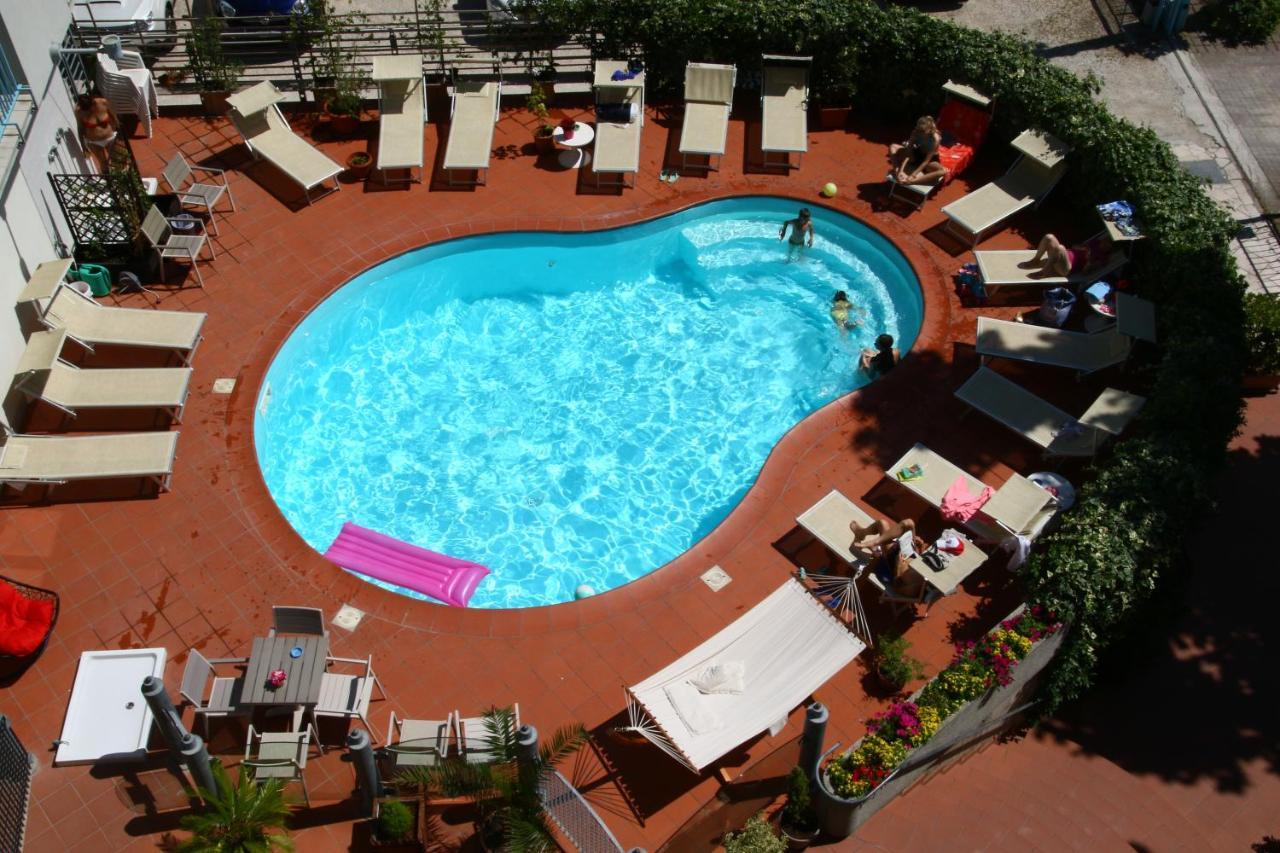 My Place Hotel Rimini Bagian luar foto